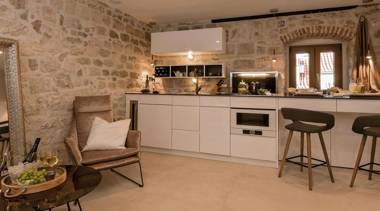 Luxury Studio Apartment Eminence Split In The Old Center Of Split On Pjaca Square Exterior foto